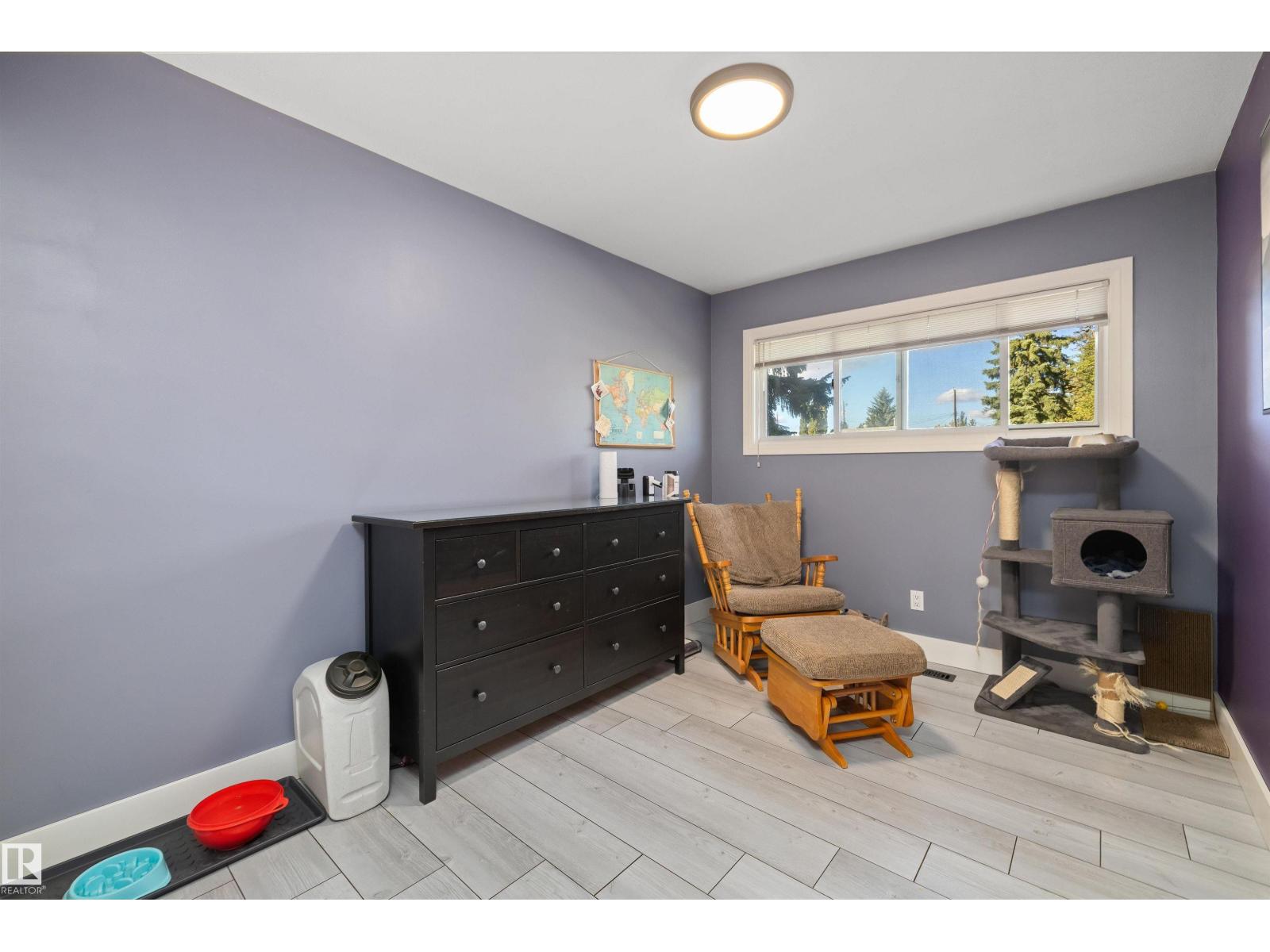 7807 134 AV NW - 23