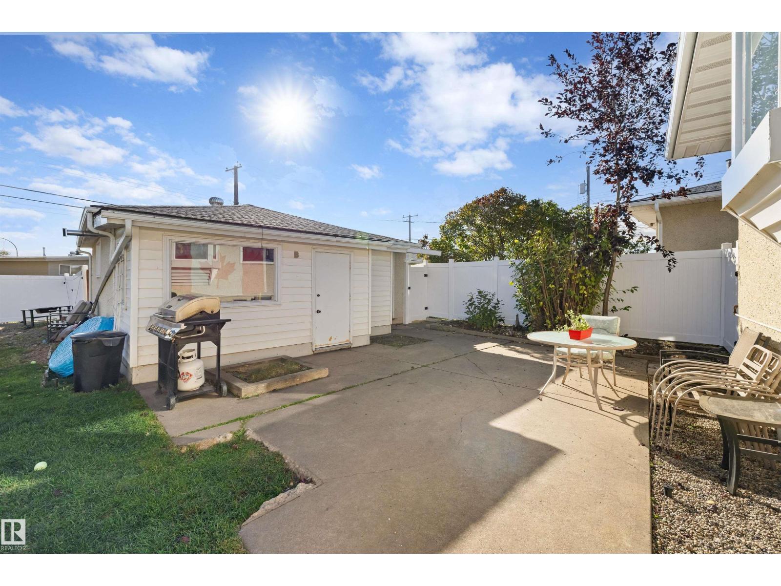 7807 134 AV NW - 48