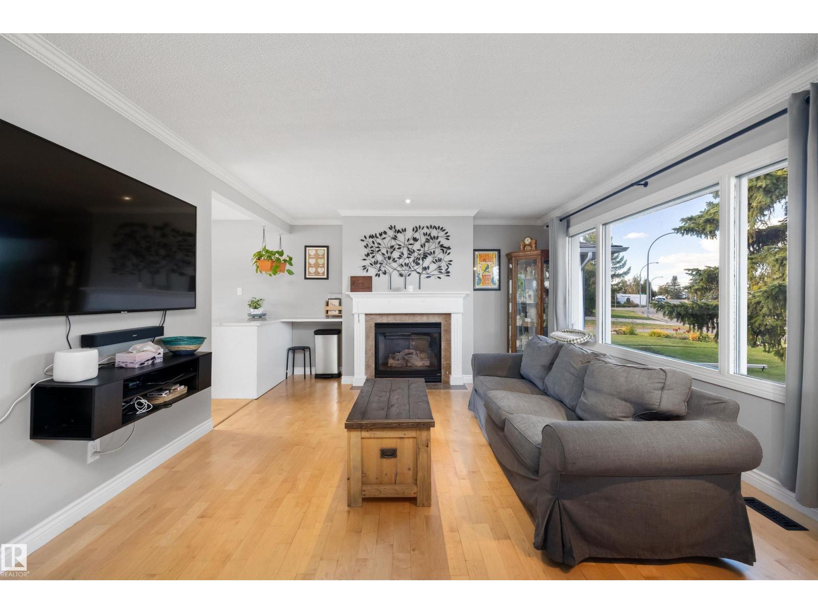 7807 134 AV NW - 7