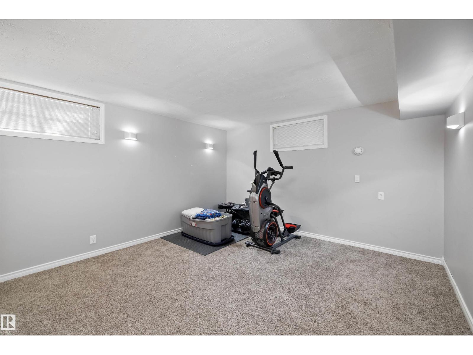 7807 134 AV NW - 31