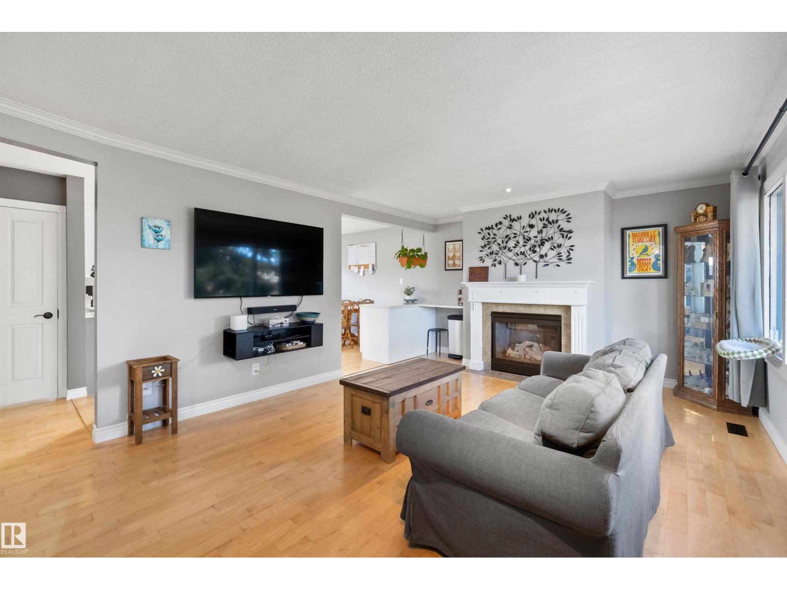 7807 134 AV NW - 6