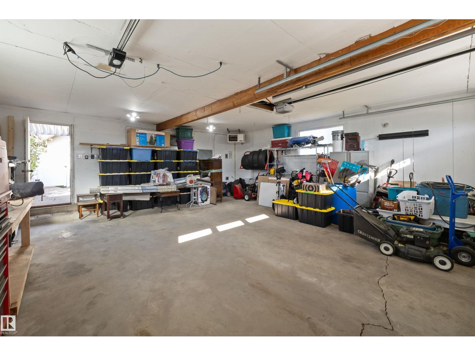 7807 134 AV NW - 39