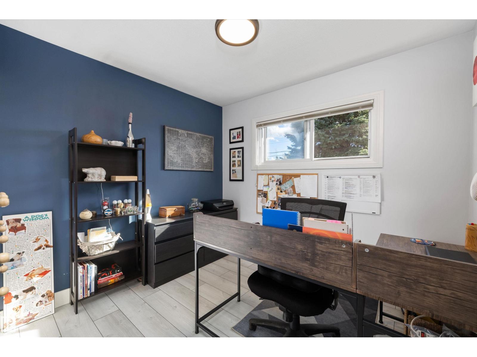 7807 134 AV NW - 20
