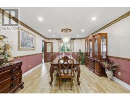 Living room - 42 Dawnridge Trail, Brampton, ON L6Z2A1 Photo 19