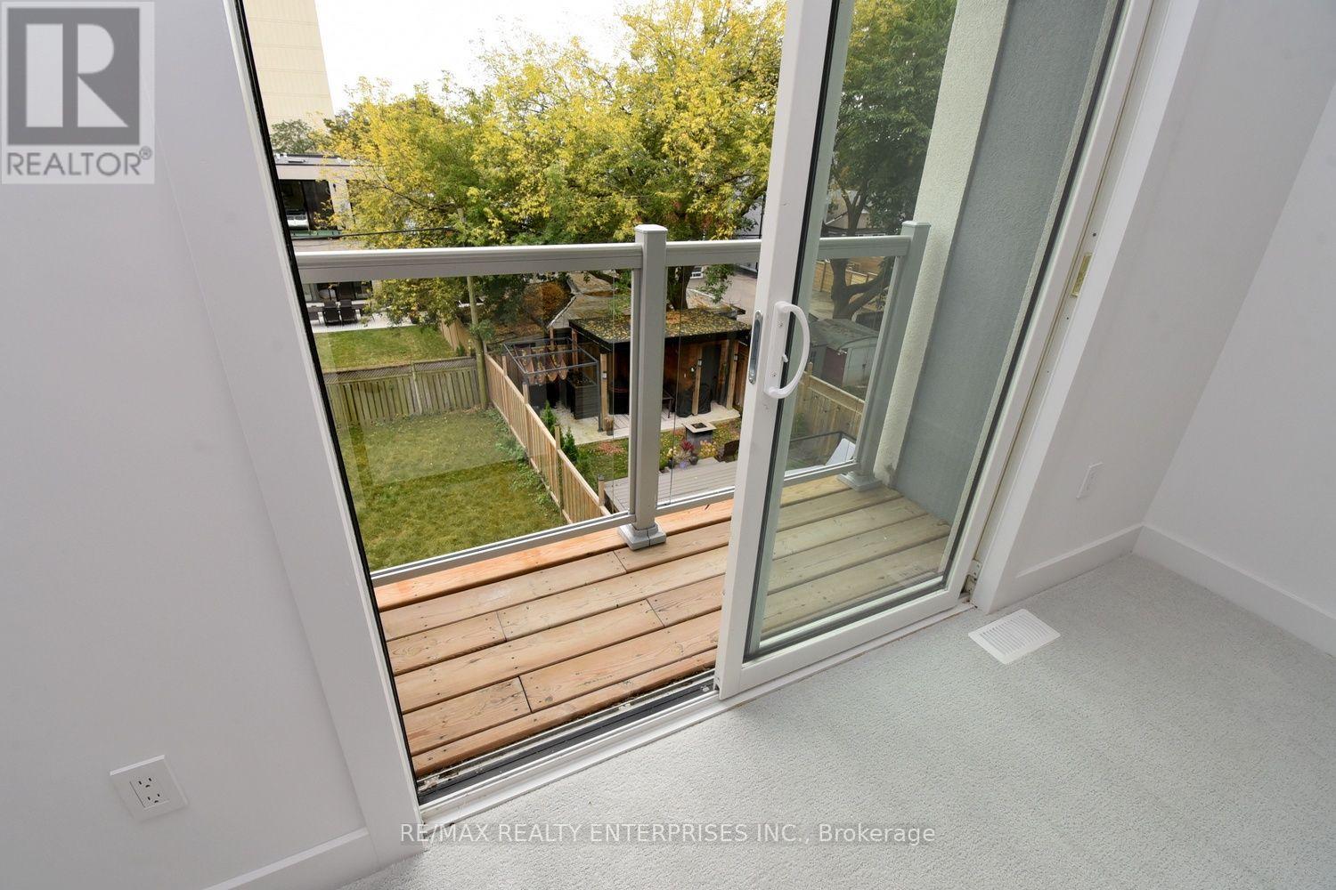 19 SIMPSON AVENUE - 24