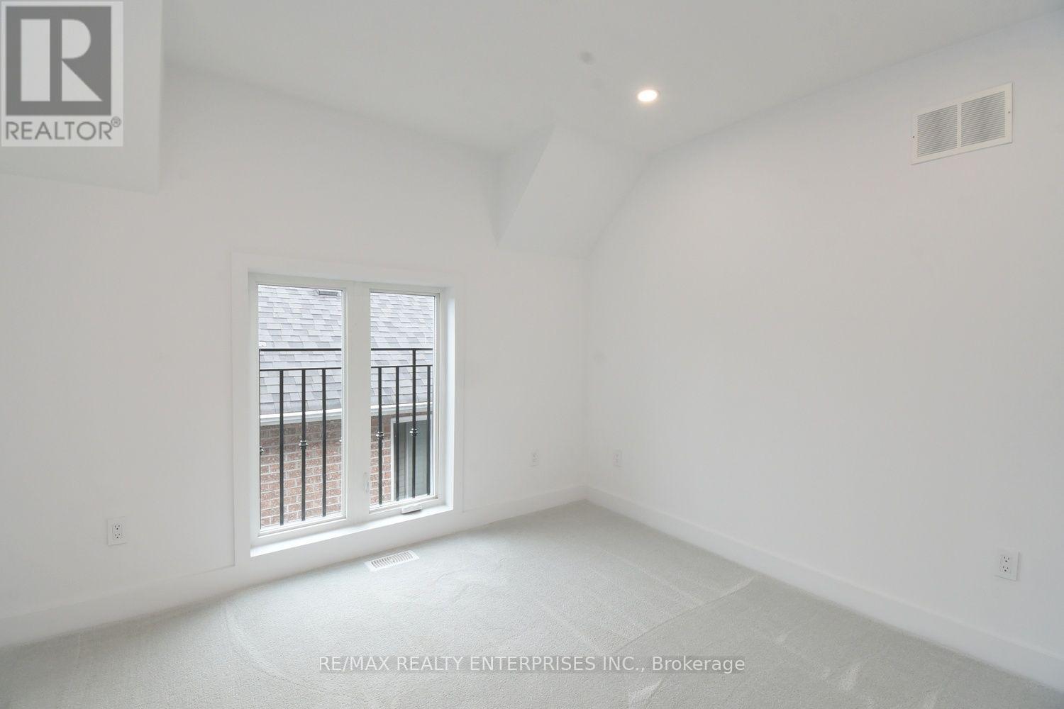 19 Simpson Avenue, Toronto, ON photo 25