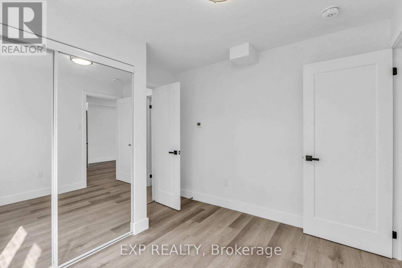 113 GREEN ROAD - 10