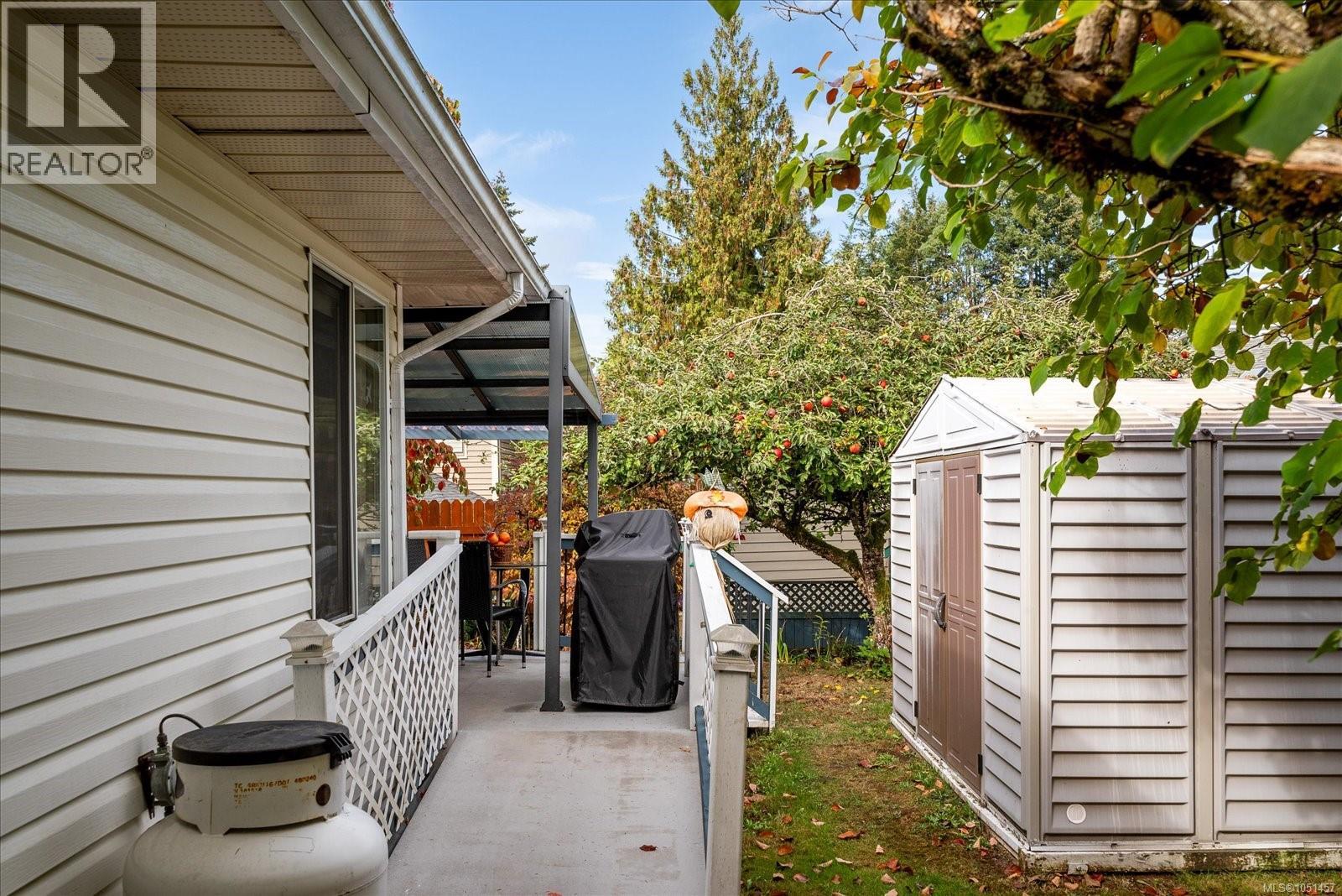 555 Hooper Pl - Image 31
