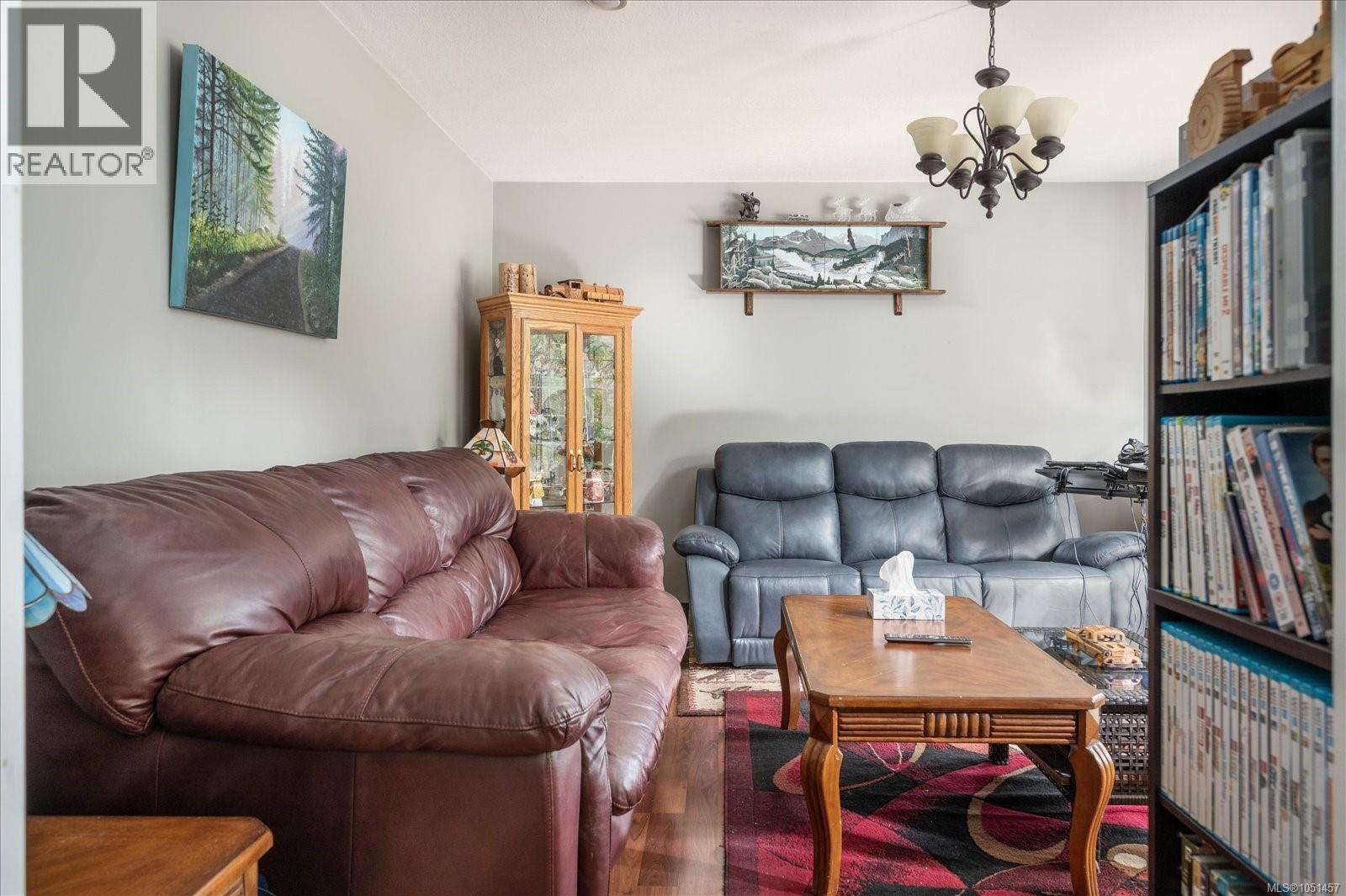 555 Hooper Pl - 4
