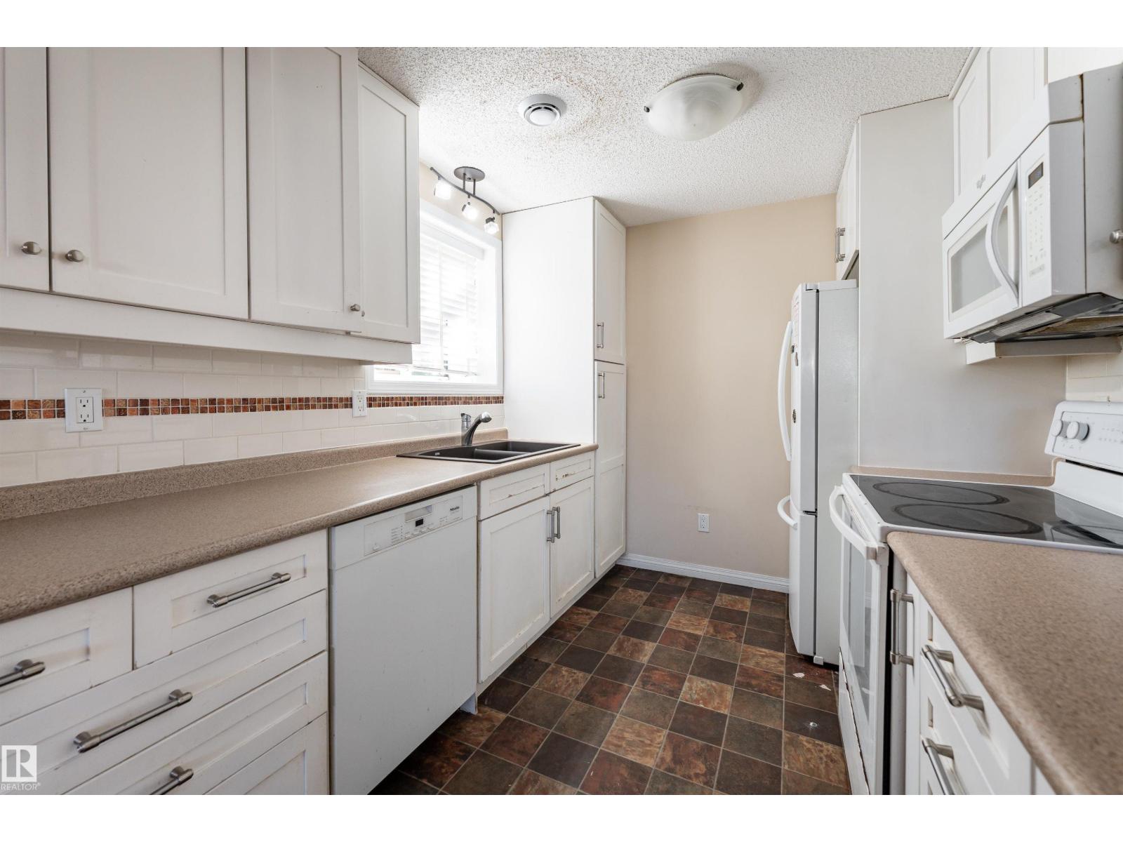4151 28 AV NW - 25