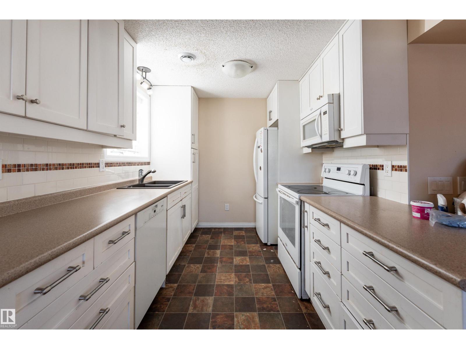 4151 28 AV NW - Image 26
