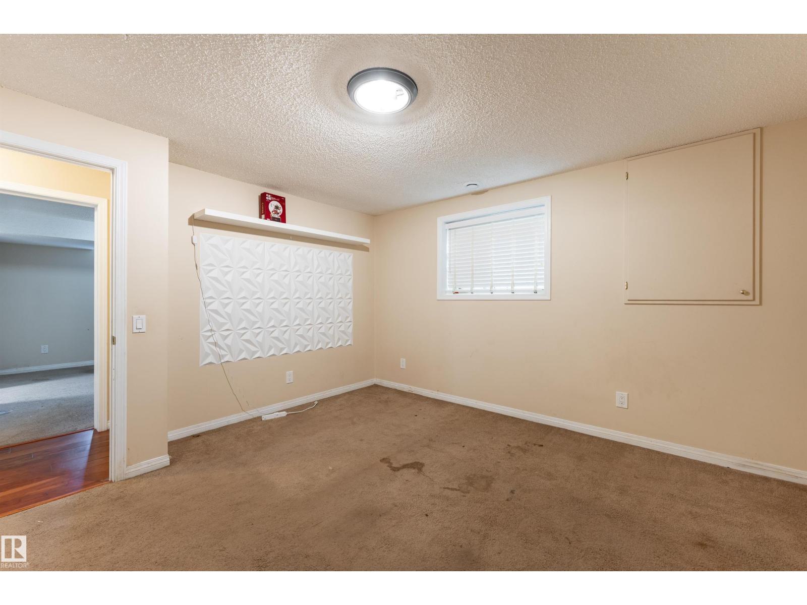 4151 28 AV NW - Image 28