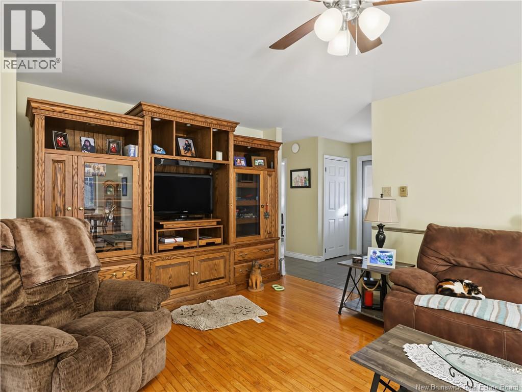 3 Maple Street - Image 21