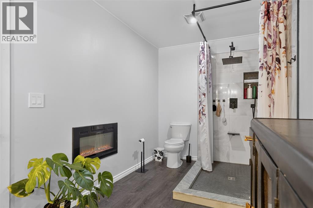 685 Cameron ROAD - Image 23