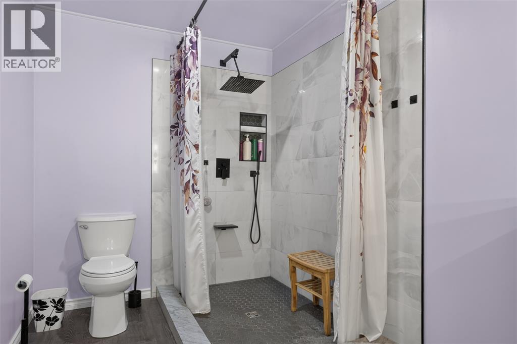 685 Cameron ROAD - Image 24