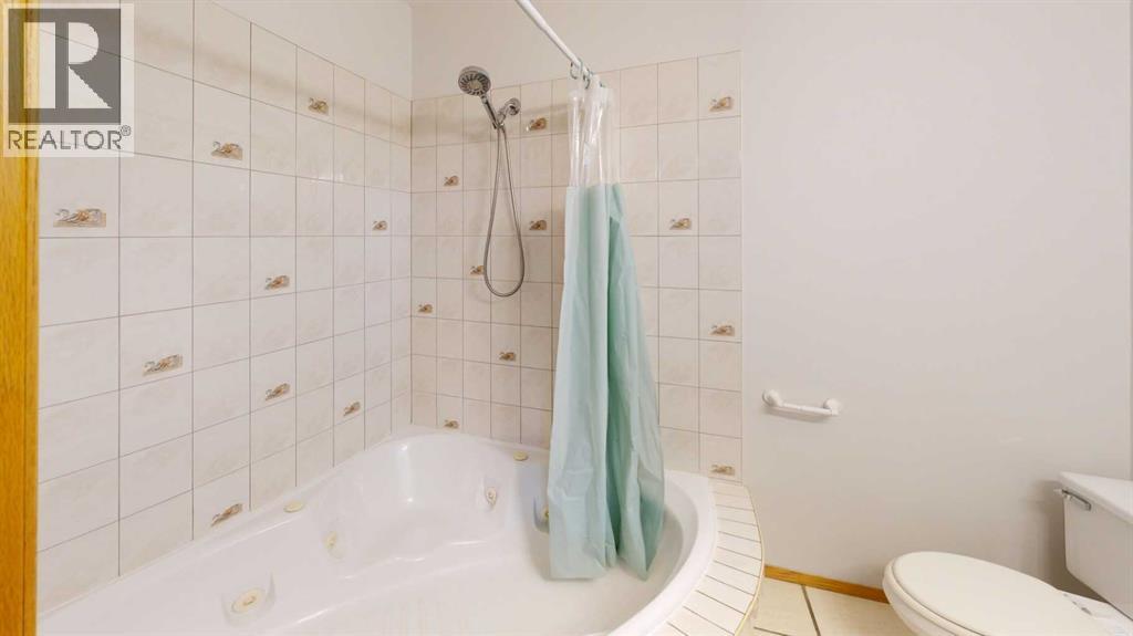 7 Mt Alderson Place W, Lethbridge — photo 10
