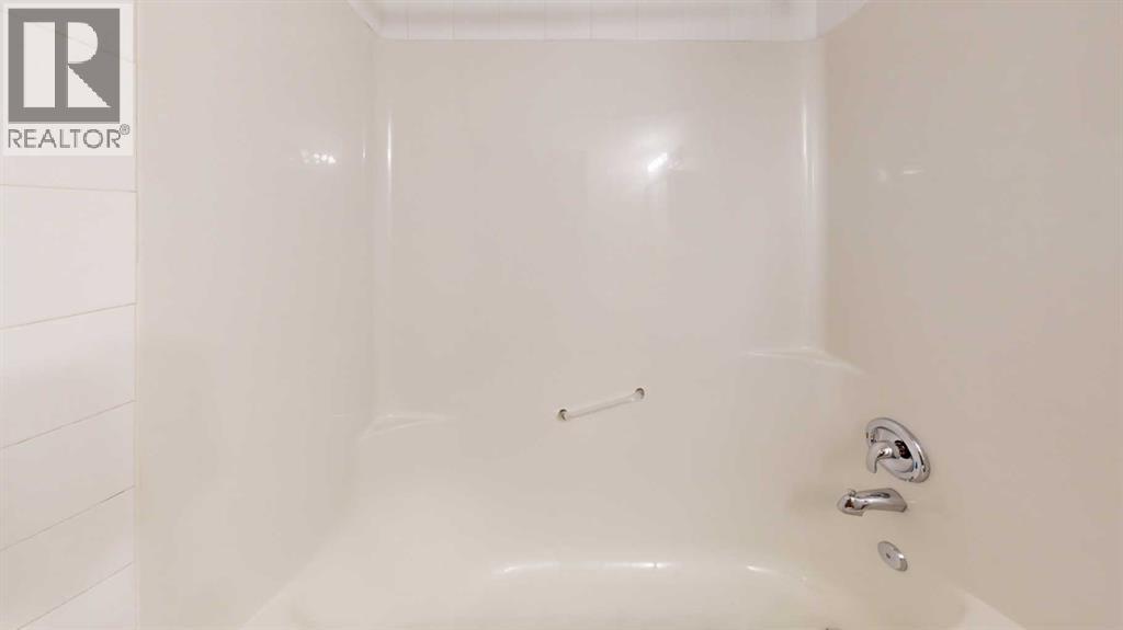 7 Mt Alderson Place W, Lethbridge — photo 9