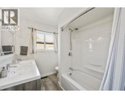 35 Granby Avenue, Penticton, BC V2A2Y6 Photo 19