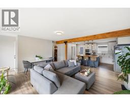 Living room - 35 Granby Avenue, Penticton, BC V2A2Y6 Photo 6