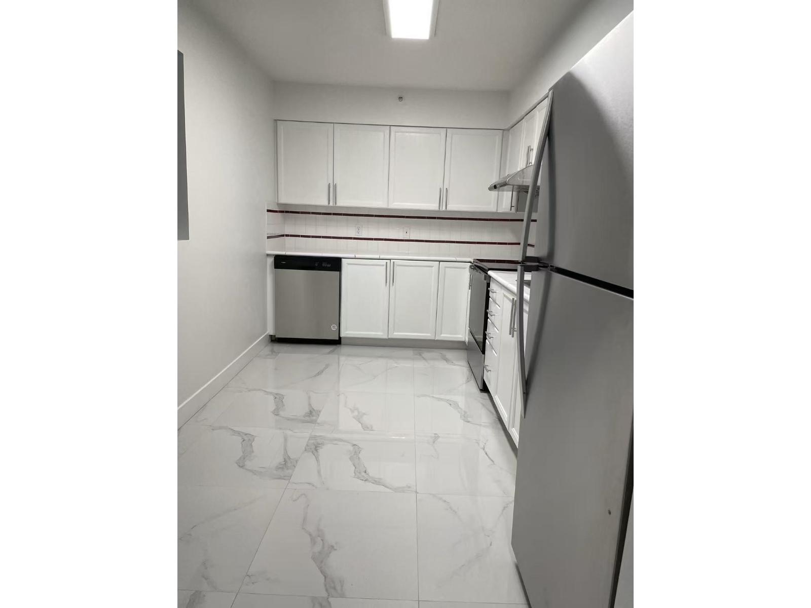 205 15213 PACIFIC AVENUE, White Rock