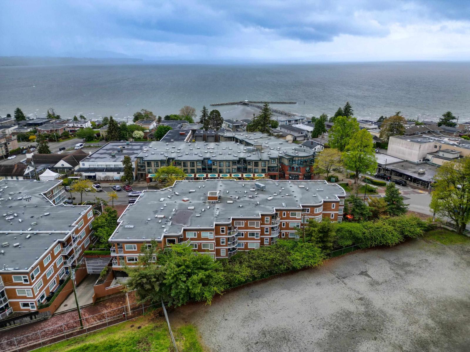205 15213 PACIFIC AVENUE, White Rock