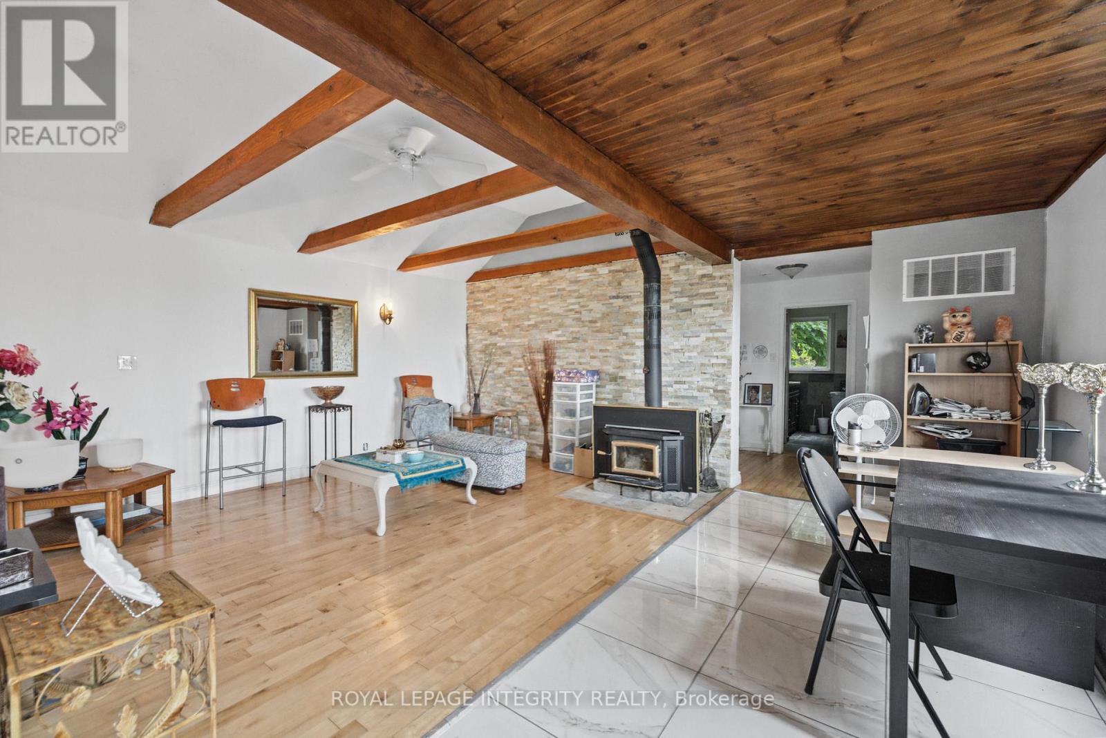 1587 LILAC LANE - 24