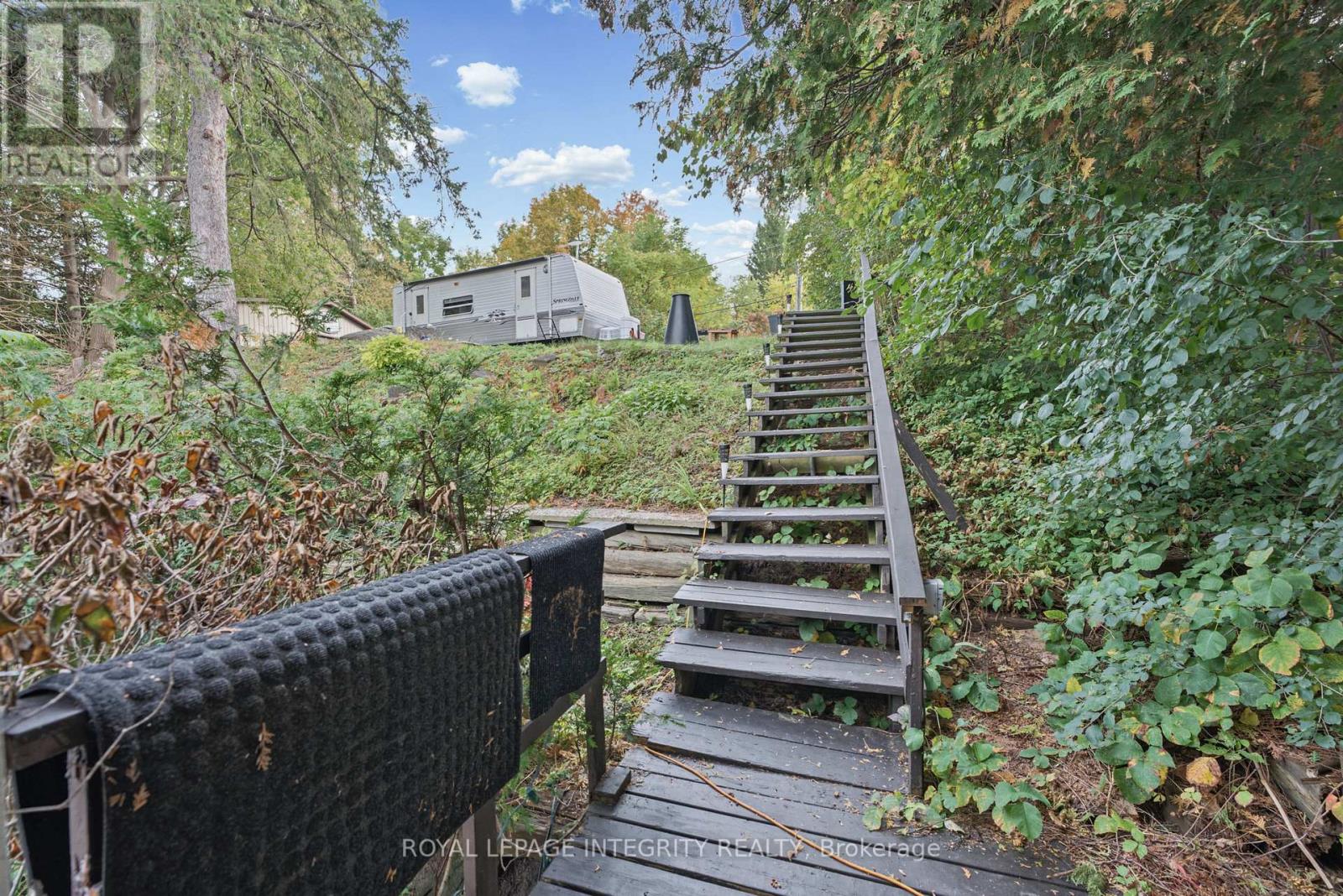 1587 LILAC LANE - 38