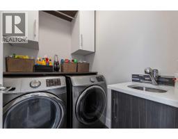 2020 37 Street Sw, Calgary, AB T3E3A9 Photo 37