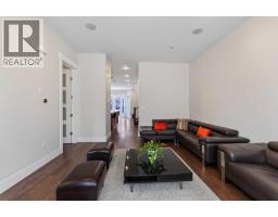 2pc Bathroom - 2020 37 Street Sw, Calgary, AB T3E3A9 Photo 13