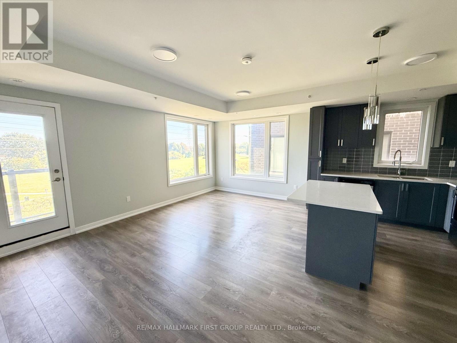 318- 1555 Kingston Road, Pickering, ON photo 3