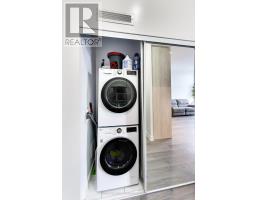 105 - 60 Honeycrisp Crescent, Vaughan, ON L4K0N5 Photo 8