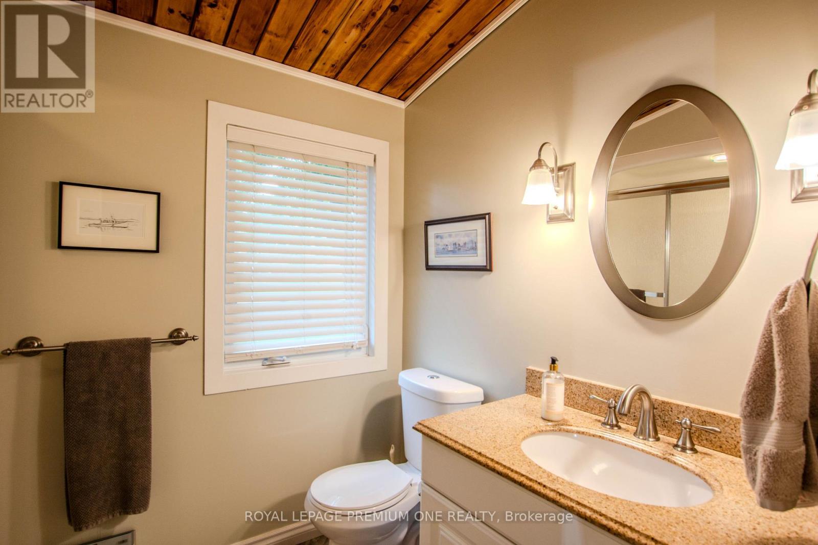 23 POPLAR CRESCENT - 22