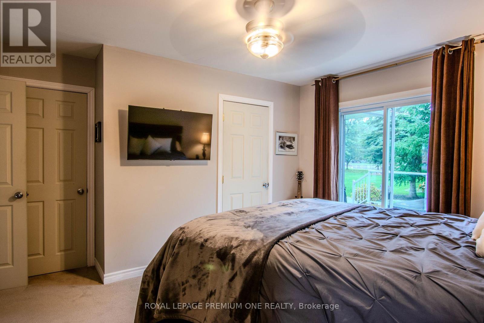23 POPLAR CRESCENT - 23