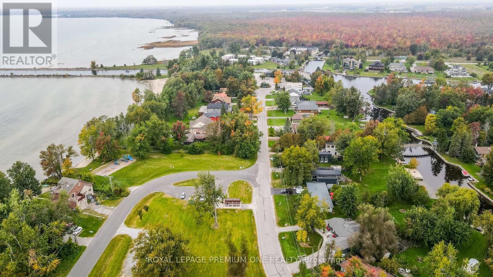 23 POPLAR CRESCENT - 48