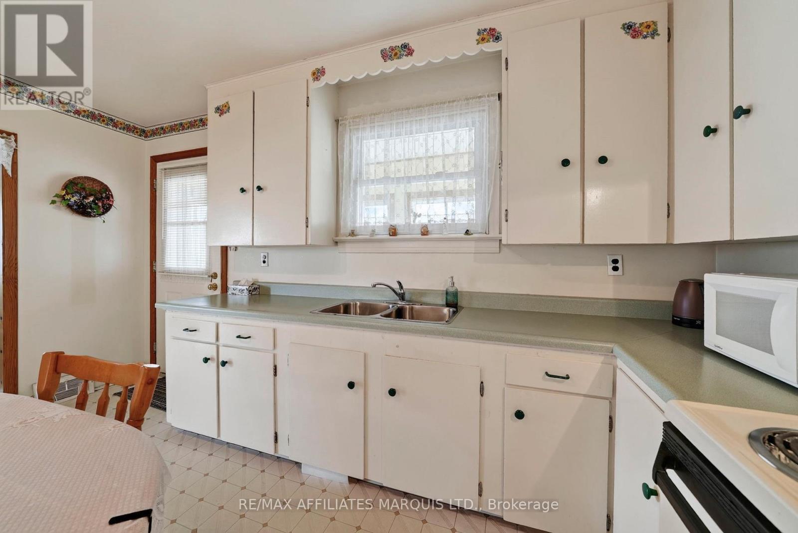 1624 AUBIN AVENUE - Image 9