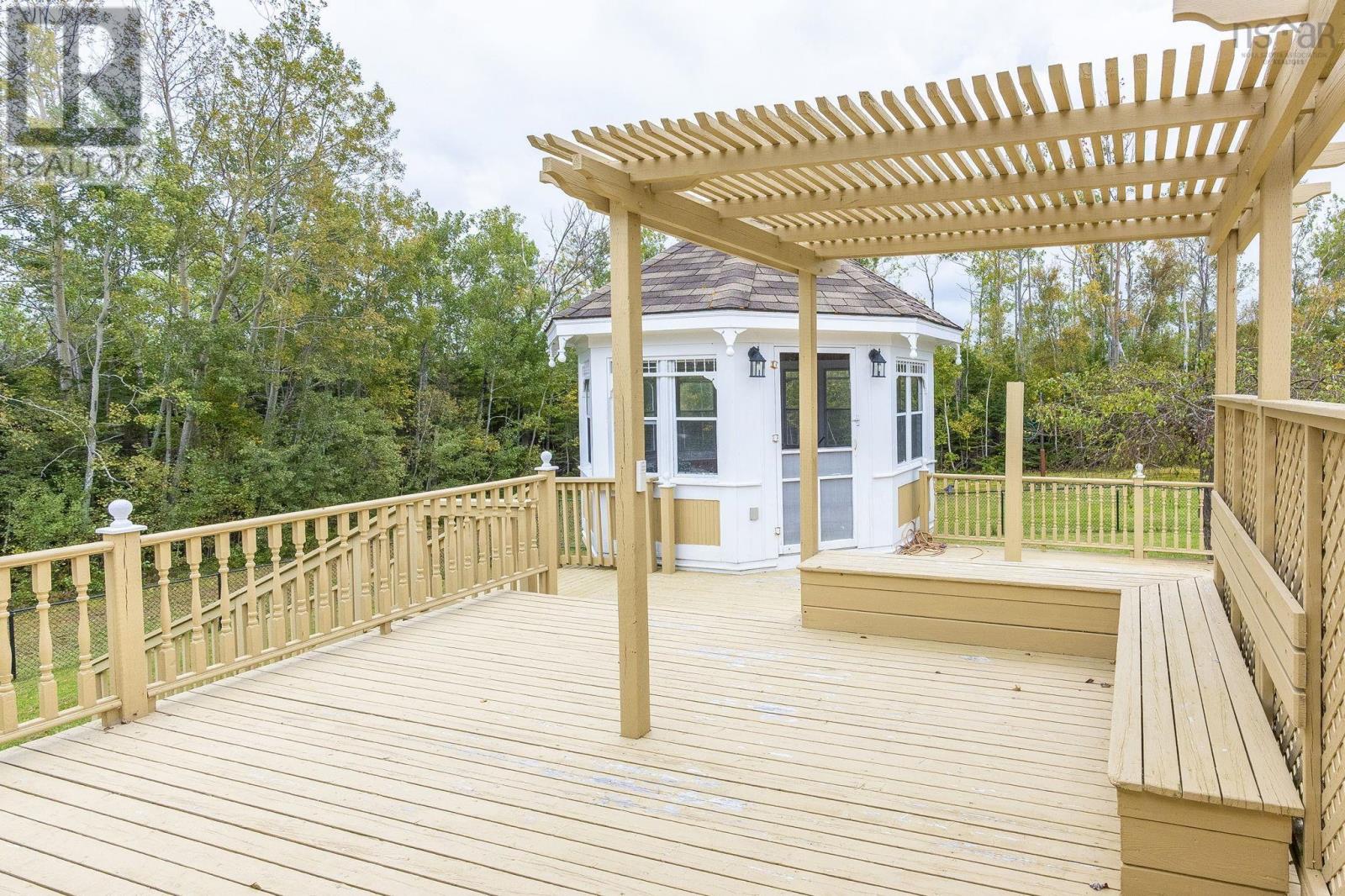 Property 32 of 50 of 288 Shore Road
