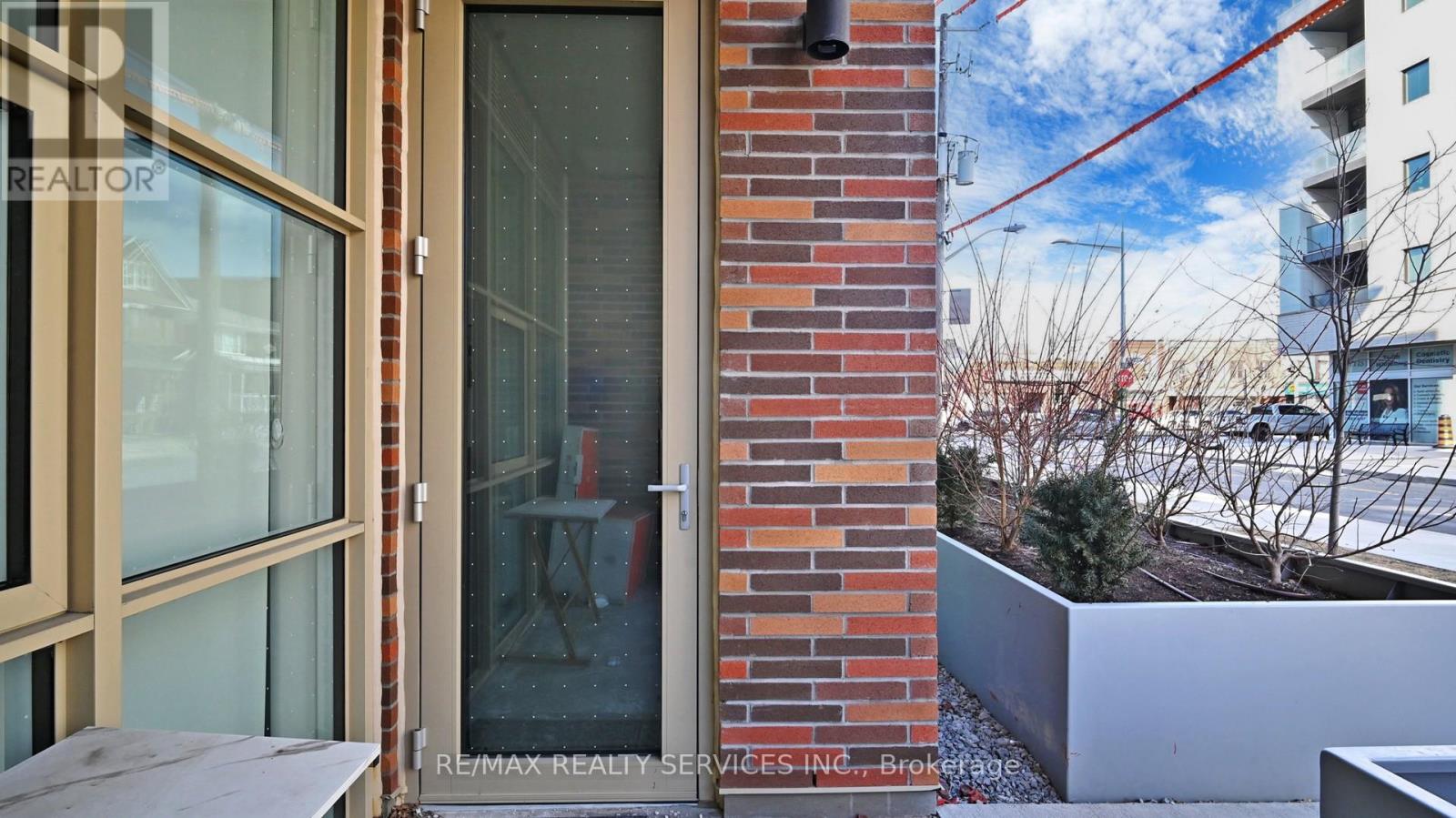 #102 1787 ST. CLAIR AVENUE W - 4