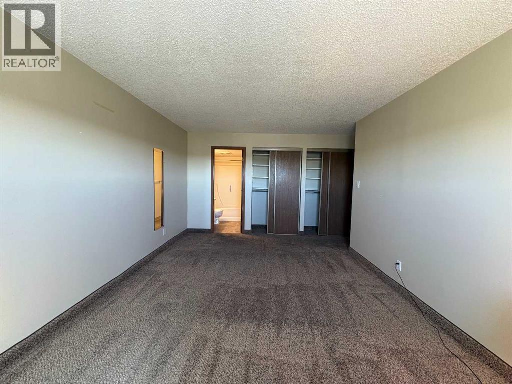 #921 21 Berkeley Place W - 24