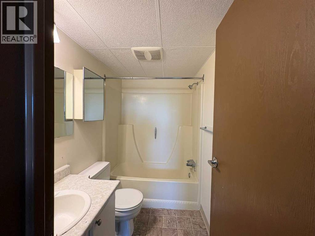 #921 21 Berkeley Place W - 26