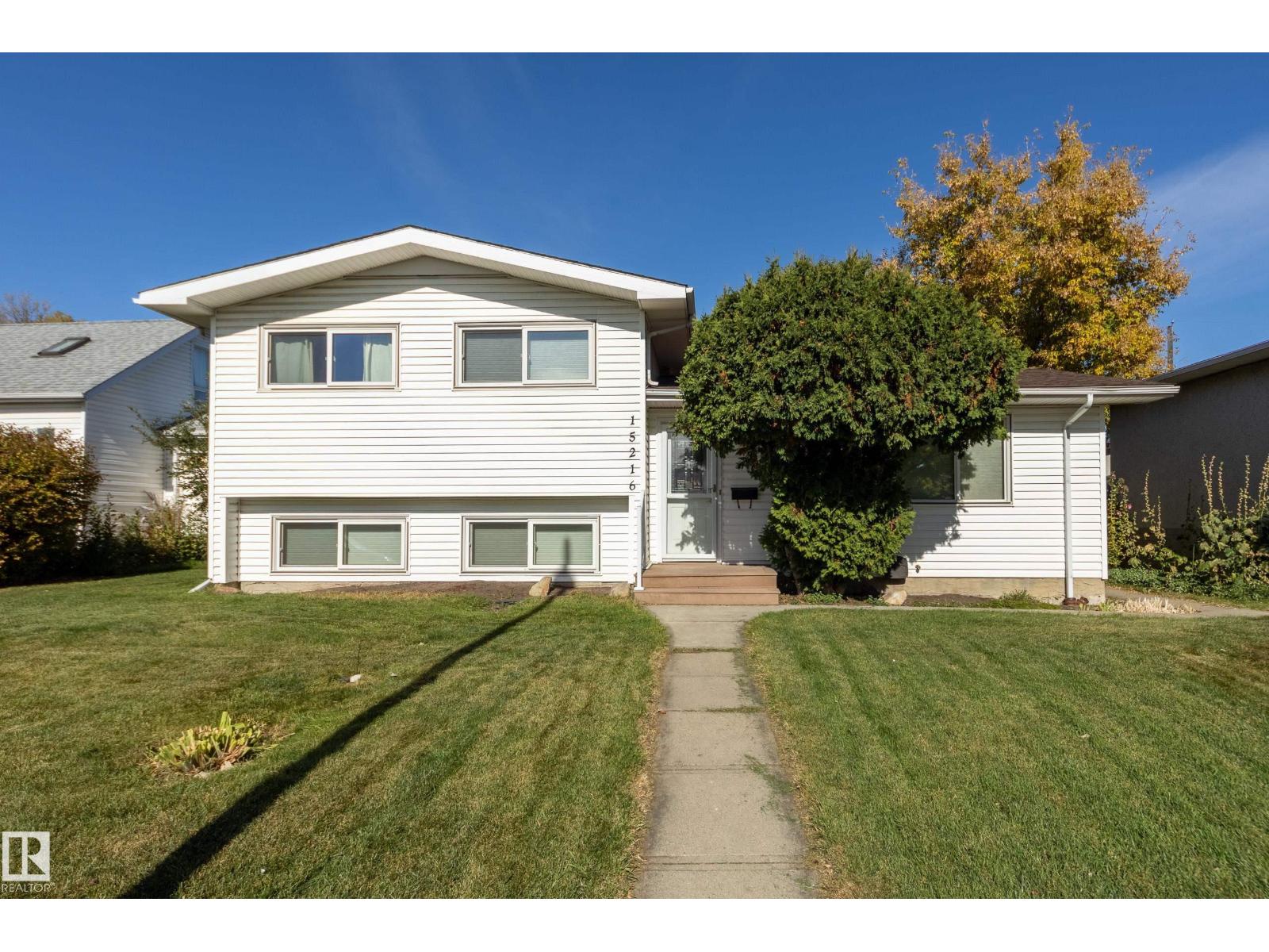 15216 86 AV NW - 1