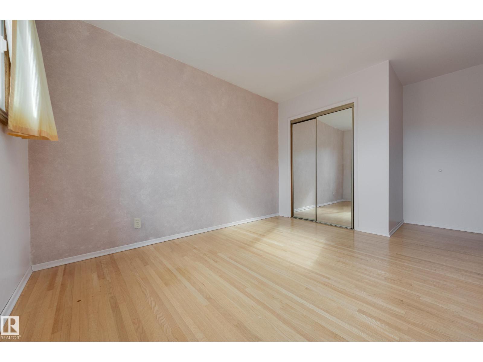 15216 86 AV NW - 15