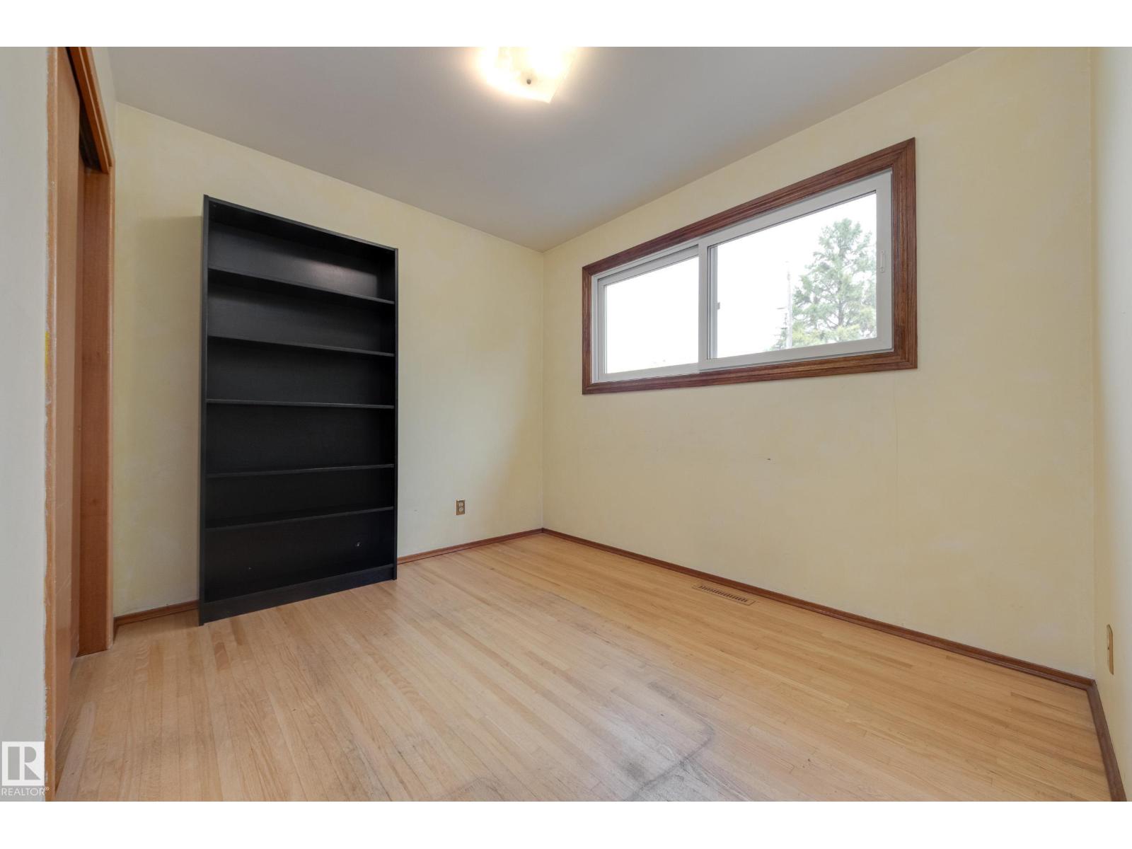 15216 86 AV NW - 16