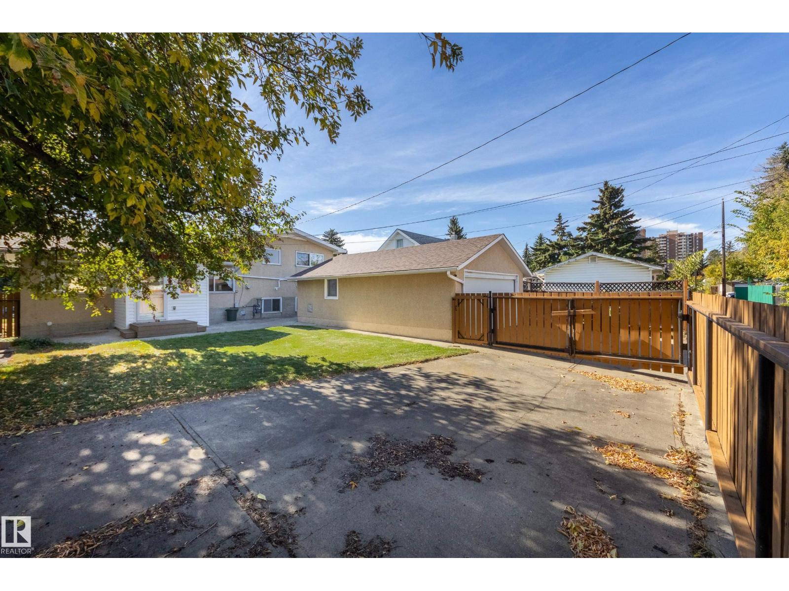 15216 86 AV NW - Image 37
