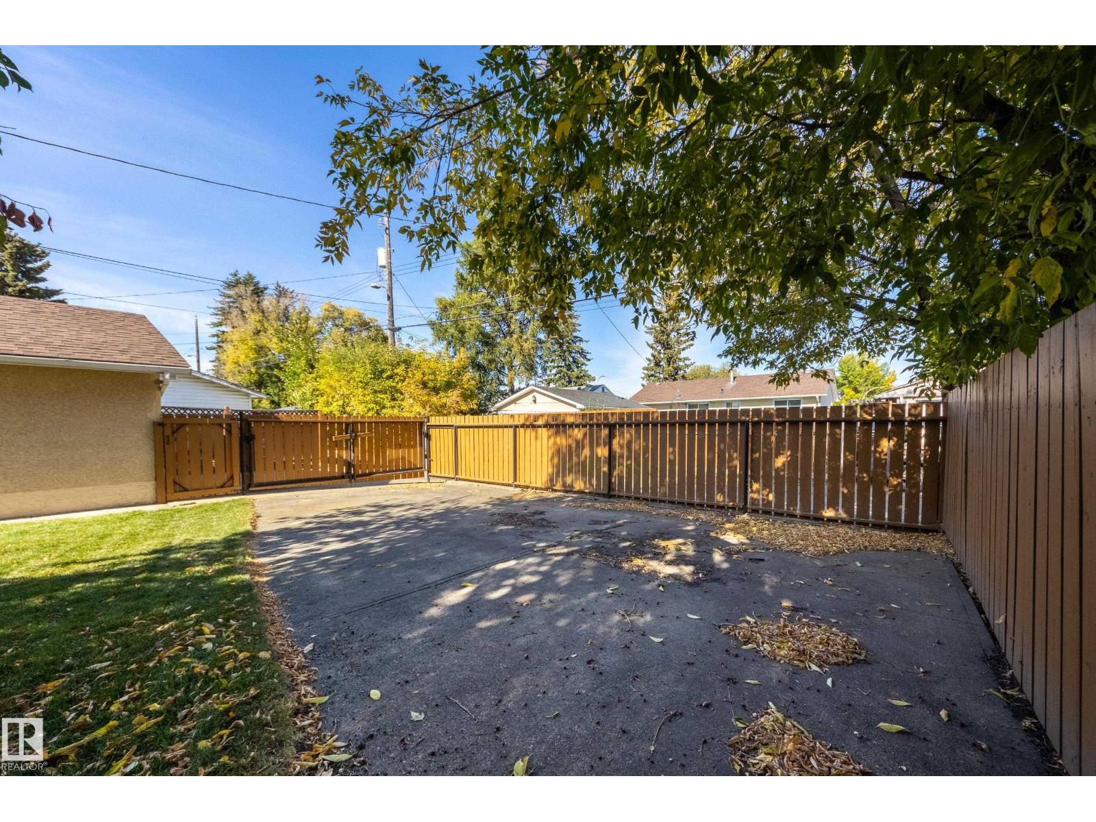 15216 86 AV NW - 38