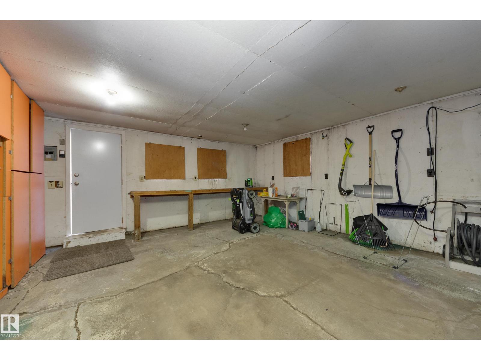 15216 86 AV NW - Image 40