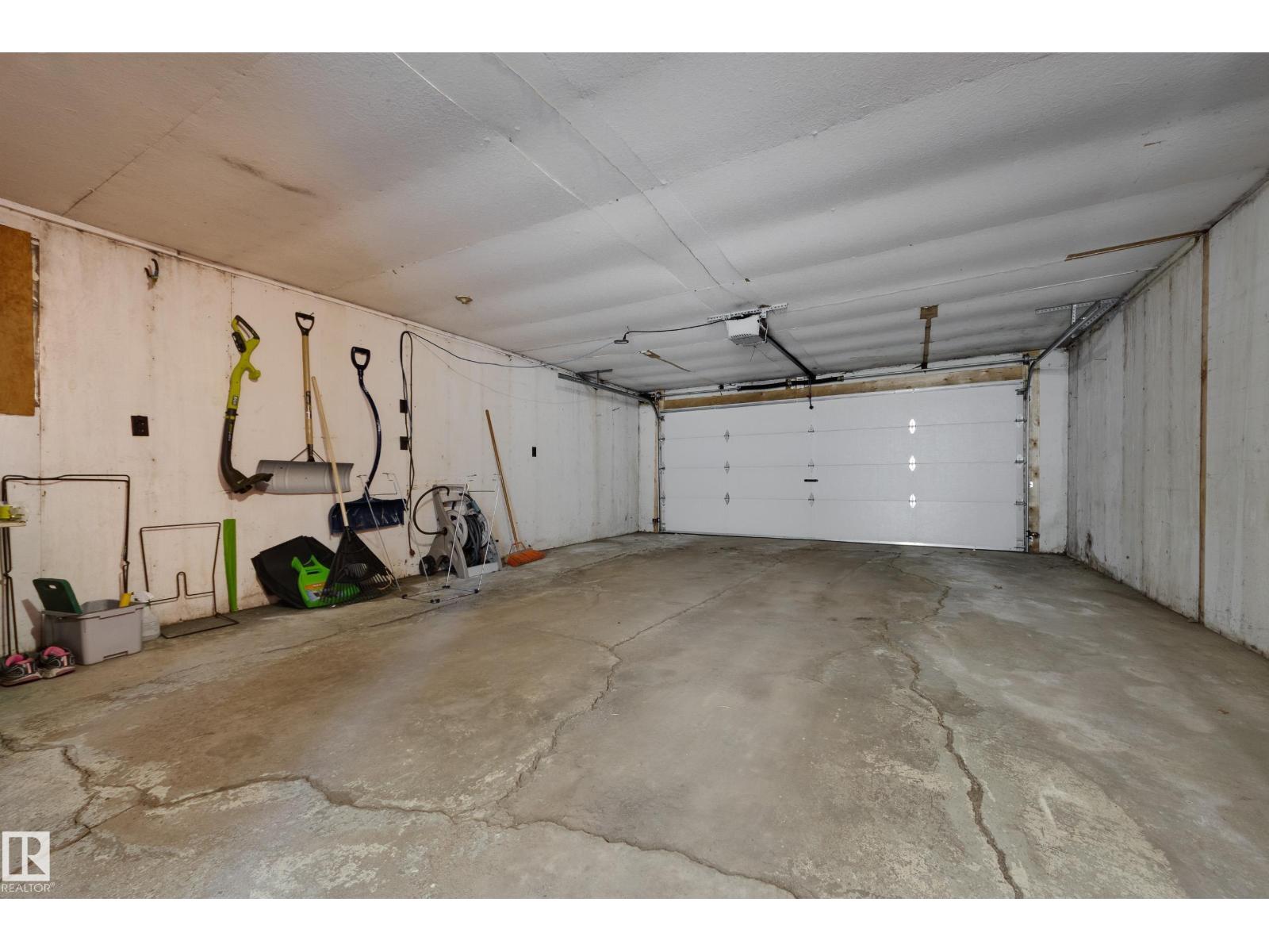 15216 86 AV NW - Image 41