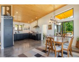1071 Uplands Close, Ucluelet, BC V0R3A0 Photo 12