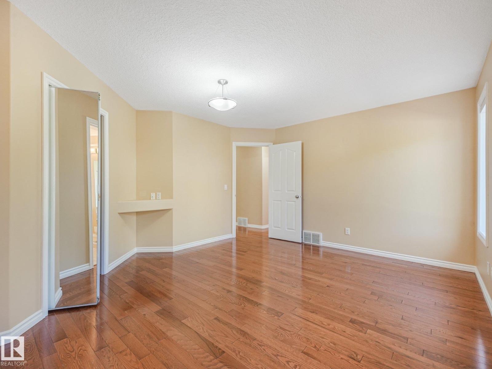 10703 6 AV SW - Image 23