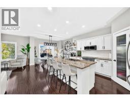 1060 KINGSTON Crescent SE - photo 8