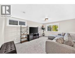 1060 KINGSTON Crescent SE - photo 38